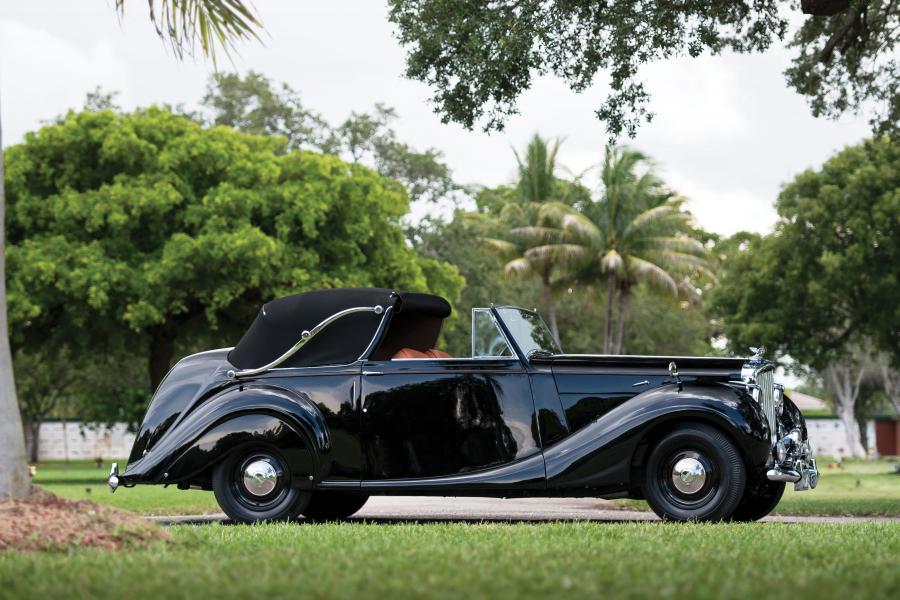  Bentley Mark VI Drophead Coupe by James Young 1948 года  (фото 14 из 15)
